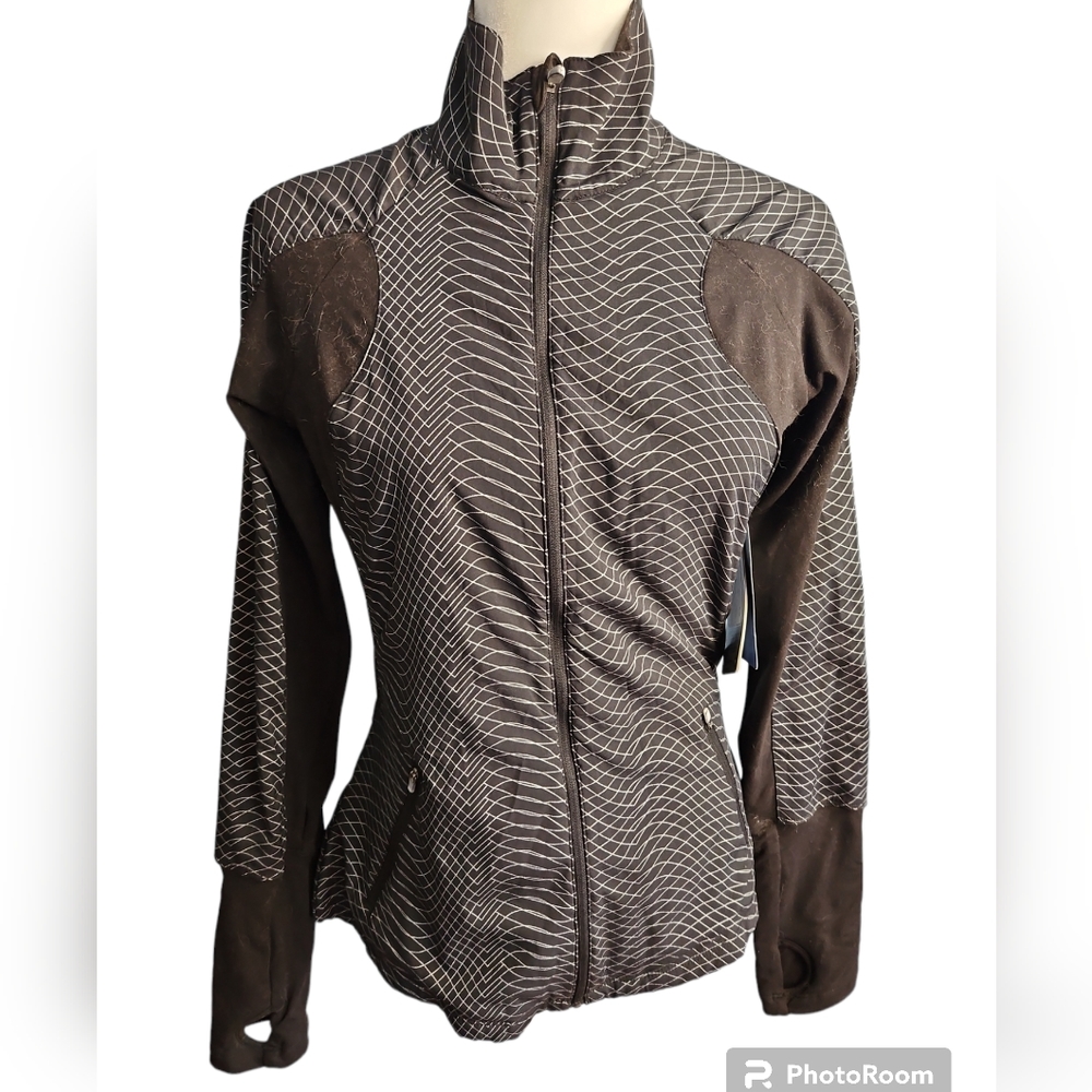 NWT ASICS Black and White Fitted Moisture Wicking Hydrology Alexa Jacket